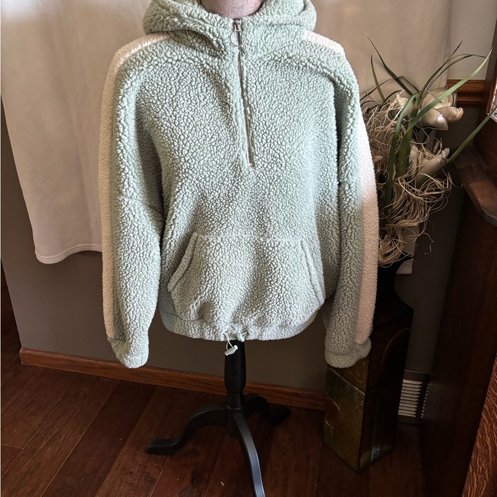 H&M Divided Sherpa Jacket in Soft Green
